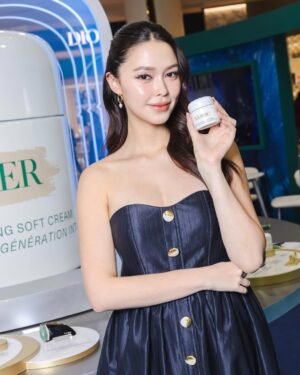 Patricia Tanchanok Good Instagram - 🌙 ✨ Treat your skin to the best of both worlds: Soft Cream by day and Night Cream for overnight rejuvenation. 

📍 Night To Day with La Mer Event At Hall of Fame, M Floor, Siam Paragon | February 20 - 26, 2025
💙 Exclusive Offer: Purchase Soft Cream 15ml and receive Night Cream 7ml (x2) *For new customers only at the event.
💙 Refresh yourself with our special Miracle Beauty Smoothie & Forever Young Drink

#NightToDaywithLaMer
#LaMerThailand 
#LaMer