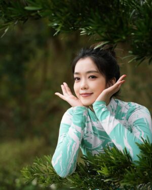 Patty Pei-Yu Lee Instagram - 記憶中好像第一次遇上被薄霧籠罩的台中，許久沒有在戶外唱歌，能在MG LIVE車主盛典活動跟大家見面，真的超級開心❤️

謝謝MG的邀請，這次可以跟著車主們一起共襄盛舉，看著草地上的你們陶醉放鬆的享受當下氛圍，最後還被Morii和小小舞群療癒，又唱又跳真的好像⋯⋯
提早進入音樂劇的舞台狀態了😛💦（喘

Special thanks to/ @mgmotortw 
Makeup/ @elvielvi926 
Hair/ @paulinehairflux 
Photo/ @hairbroken 
Outfit/ @marimekko_taiwan 

#MGTaiwan #MGLive #MG盛典
💕💕💕