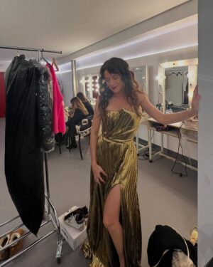 Paula Neves Instagram - Gala de Aniversário da TVI 🥳

Vestida por @miguel_leite_atelier 
Make-up e cabelo por @magalisantana.makeup.sfx
#32anostvi