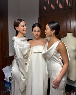 Paula Taylor Instagram - 👰🏻‍♀️👰🏻‍♀️👰🏻‍♀️ @vvonsugunnasil brides x
@vvonsugunnasil_official @kimmy_kimberley @janekasemsarn 💍✨
#vvonsugunnasil