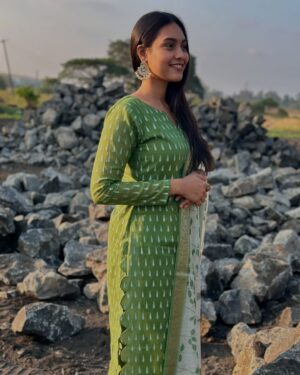 Pavithra Janani Instagram - மாற்றி யோசனை செய்யாமல் மாற்றங்கள் வருவதில்லை ☺️

Outfit @elegant_fashion_way 
Earrings @sanjana_accessories 
Pc @syamantha.kiran 😉

#pavithrajanani #behappy #embracethejourney