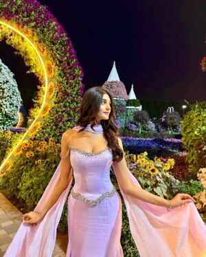Payal Gaming Instagram - Disney princess energy 🌸🎀

Wearing : @evabledesigns