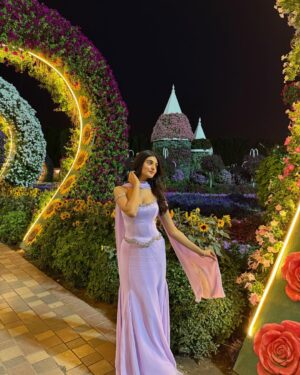 Payal Gaming Instagram - Disney princess energy 🌸🎀

Wearing : @evabledesigns