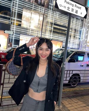 Peechaya Wattanamontree Instagram - ไม่อยากน่ารักกับใคร แต่อยากน่ารักกับคุณ