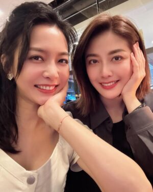 Pei-Pei Ho Instagram - 她說她很擔心我
然後她笑了兩個小時（笑著説🤣）
嗯😐⋯有！有的！感受到滿滿的溫暖
@angelh1209  謝謝女神😘
突然又撈到美人魚上岸的午後😻
#何蓓蓓 #daily #igdaily #完妝 #約會 #dating #date #ilovemylife