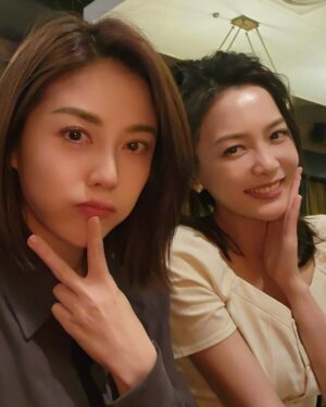 Pei-Pei Ho Instagram - 她說她很擔心我
然後她笑了兩個小時（笑著説🤣）
嗯😐⋯有！有的！感受到滿滿的溫暖
@angelh1209  謝謝女神😘
突然又撈到美人魚上岸的午後😻
#何蓓蓓 #daily #igdaily #完妝 #約會 #dating #date #ilovemylife