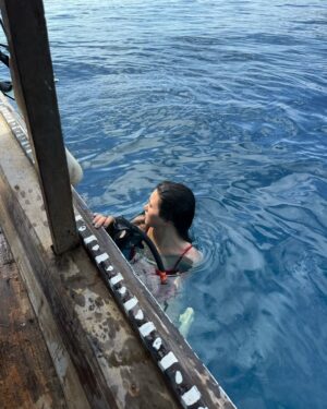 Phantira Pipityakorn Instagram - เป็นไงหละสู้แดดมาก กลับมากลายเป็นหมูย่างกะกุ้งแห้งเลย
