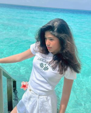 Phiyada Jutharattanakul Instagram - 12 ขวบ4 เดือน 😅 ไมดูโตจังวุ้ย 😅 #นาวาของแม่จ๋า 🌊❤️✌🏼 รักที่สุด 🥰#ภาพความทรงจำ ทำท่าเองนะ แบบ ปวดหัว แม่นะที่ปวดหัว🤣