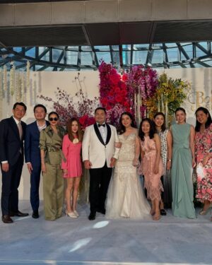 Phiyada Jutharattanakul Instagram - ยินดีกับ @bonitarendell และ Justin ❤️ ด้วยนะคะ รู้จักกันมาตั้งแต่เด็กๆ ตอนนี้ แต่งงานแล้ว 😘 ต่อไป มีน้องนะคะ พี่นาวารออยู่น้า รักทั้งครอบครัวเลยค่า❤️ ซ้อมๆๆงานพี่เล็ก กับพี่เจนนี่ไปในตัวนะคะ💋😋