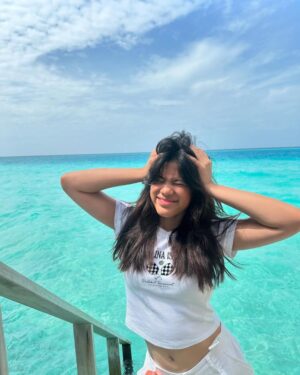Phiyada Jutharattanakul Instagram - 12 ขวบ4 เดือน 😅 ไมดูโตจังวุ้ย 😅 #นาวาของแม่จ๋า 🌊❤️✌🏼 รักที่สุด 🥰#ภาพความทรงจำ ทำท่าเองนะ แบบ ปวดหัว แม่นะที่ปวดหัว🤣