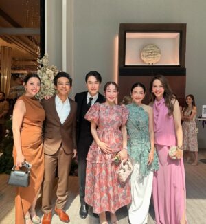 Phiyada Jutharattanakul Instagram - ยินดีด้วยกันน้องสาวคนสวยและเก่งที่สุดคนนี้นะคะ😘🥰🤘🏼ขอให้มีความรัก❤️ที่สดใส ครอบครัวที่อบอุ่น แบบนี้ตลอดไปนะคะ 💚💙 รักน้องทั้งสองค่า 💋❤️😊