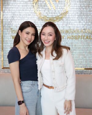 Pimonwan Hoonthongkam Instagram - แค่ 1 เดือน ผ่านไป @mynameisbe คุณบี ปิติภัทร สารสิน✨ Update  หลังดึงหน้าพร้อมเติมไขมันเปลือกตาและร่องแก้ม “ครบ 1 เดือน 

#DeepFaceLift
#ดึงหน้าชั้นลึก