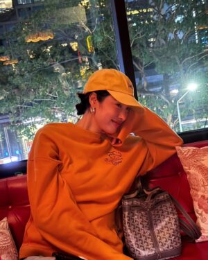 Pitchapa Phanthumchinda Instagram - That “grow together” type of friend 🧡 @5shades_offun