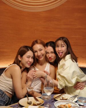 Pitchapa Phanthumchinda Instagram - That “grow together” type of friend 🧡 @5shades_offun