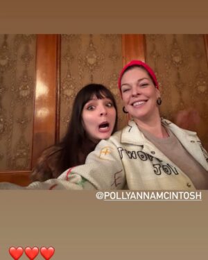 Pollyanna McIntosh Instagram - Lovely folks, an angry kitten and me at the Saturn Awards. This rainy Sunday day here in Wicklow, Ireland I’m cooking, gardening and seeing the lovely Dan Fogler. What are you getting up to? #TWDFamily