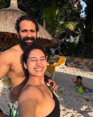 Pooja Ramachandran Instagram - In our element! 

#beachlifeisthebestlife☀️