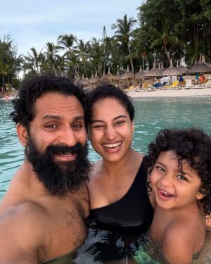 Pooja Ramachandran Instagram - In our element! 

#beachlifeisthebestlife☀️