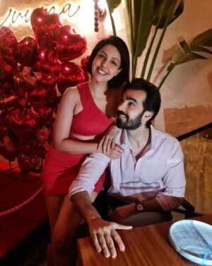 Poppy Jabbal Instagram - You’re lucky to have me. I mean, I’m also lucky to have you… but let’s focus on you right now 🥂
#happyvalentinesday