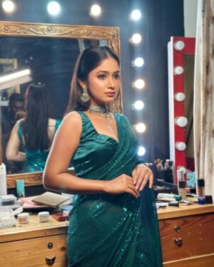 Pranali Ghogare Instagram - Dazzling वातावरण ✨