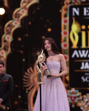 Pratibha Ranta Instagram - It’s a beautiful feeling to get acknowledged for something that you truly love . 
Thankyou @iifa for honouring me with the best debut female award.
Its truly dream come true!
Have always seen iffa on TV and it was surreal to be a part of it this time 
Thankyou @raodyness kiran ma’am for bringing the best out of me.
Thankyou aamir sir @aamirkhanproductions for giving me the opportunity and the entire team of laapata ladies, each and everyone has been a part of my journey in the best way possible. 
Thankyou dadu dadi mummy papa simmi and raghu for your blessings and constant love and support. 
Thankyou to my lovely friends and audience for your endless love! 
I am here only because of my audience’s love!