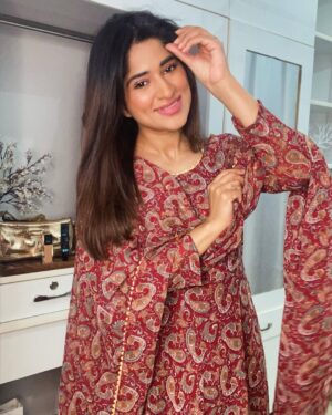Preeti Singh Instagram - “Ethnic elegance, timeless charm!”