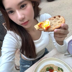 Preeyaphat Lawsuwansiri Instagram - Yummy🍕🍒