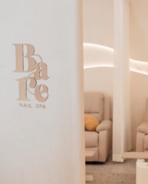 Prima Bhuncharoen Instagram - ชาวบางนาจ๋าาาา @barenailspa 💅สาขาสองของพวกเราจะเปิดแล้วพรุ่งนี้!! 🤎🤎🤎 ที่โครงการ @theglassmarketbangna น่ารักเหมือนเดิม เพิ่มเติมคือที่นั่งสบายและseatเยอะขึ้น สีเจลเกรดพรีเมี่ยมอ่อนโยนและปลอดภัยต่อคุณแม่และเด็ก สปาveganตัวเด็ดทั้ง 3 แบบเราขนมาให้บริการแบบครบครันแล้ว จองกันเข้ามาได้เบยตอนนี้มีโปร soft opening ยาวถึงปลายเดือนมีนาหรือใครอยู่แถวนี้ก็แวะมาหากันได้เลยน้า ~ ฝากเนื้อฝากตัวด้วยนะคะชาวบางนาเกี๊ยนนนน 💖 #barenailspabangna