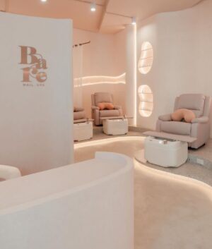 Prima Bhuncharoen Instagram - ครั้งแรกที่เห็น perspective ร้านบอกตรงๆว่าใจเต้นเลย ชอบมากๆ มันคือ @barenailspa ที่เราอยากให้มันเป็น ทุกอย่างถูกออกแบบและเลือกสรรมาให้ล้อไปกับโปรดักร้านและ concept การบริการของเรา สาขานี้เป็นเหมือนเวอชั่นอัพ level ในทุกๆอย่างจากที่ลองผิดลองถูกในสาขาแรกที่เอกมัยไป รับรองว่าสาขานี้ต้องถูกใจลูกค้า Bare ของเราแน่นอนค่ะ 🤎 เปิดแล้วนะมีโปรลด 10% ตลอดทั้งเดือนมีนาคมจองคิวเข้ามาได้เลยค่า :) #barenailspabangna