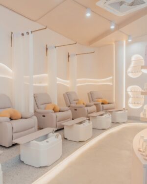 Prima Bhuncharoen Instagram - ชาวบางนาจ๋าาาา @barenailspa 💅สาขาสองของพวกเราจะเปิดแล้วพรุ่งนี้!! 🤎🤎🤎 ที่โครงการ @theglassmarketbangna น่ารักเหมือนเดิม เพิ่มเติมคือที่นั่งสบายและseatเยอะขึ้น สีเจลเกรดพรีเมี่ยมอ่อนโยนและปลอดภัยต่อคุณแม่และเด็ก สปาveganตัวเด็ดทั้ง 3 แบบเราขนมาให้บริการแบบครบครันแล้ว จองกันเข้ามาได้เบยตอนนี้มีโปร soft opening ยาวถึงปลายเดือนมีนาหรือใครอยู่แถวนี้ก็แวะมาหากันได้เลยน้า ~ ฝากเนื้อฝากตัวด้วยนะคะชาวบางนาเกี๊ยนนนน 💖 #barenailspabangna