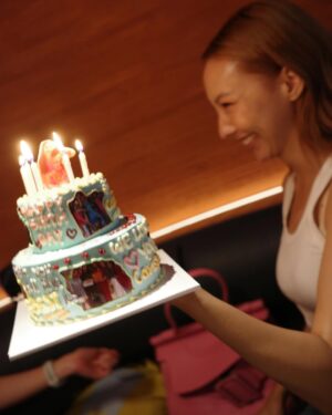 Prima Bhuncharoen Instagram - Happiest birthday to our @carissa_spg 🌻🎂🌈 ขอให้พรทุกข้อที่น้องขอมันเกิดขึ้นจริงในวันนี้พรุ่งนี้น้า i will always be here for you too ~ and last night with @5shades_offun is always a blast 💥🤣