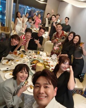 Priscelia Chan Instagram - #小娘惹之翡翠山 is coming to you on 17mar MeWatch and 19 March, 9pm on Channel 8 ✨ 
Coming back to the Peranakan Museum for the press conference brought back lovely memories of the day when all of us (actors and production team) came for research tour before we started filming Emerald Hill last year ❤️
Do tune in and take a trip back to the late 1940s to 1970 with us in #mediacorpemeraldhill 😊
@mediacorp.re.dian #mediacorp #thelittlenonya

Make up @mediacorp @herislee 🌻
Hair @mediacorp Eileen 🌻