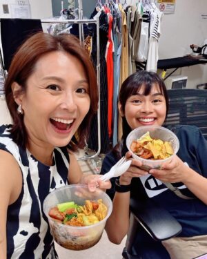 Priscelia Chan Instagram - When your wanton mee craving since last night was satisfied at work today 😆🤣🌻such a lovely lunch with you too! Thank you for ordering @darylannjansen 😇 Happy Valentine’s Day too everyone 🥰❤️🎉