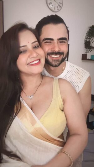 Priya Gamre Instagram - Aurrr… pyaarrrr ho gayaa…❤️
#priyagamre #luckysaini #reelsinstagram #reelkarofeelkaro #reelitfeelit #reels #trendingreels #reel #couple #couplegoals #romantic