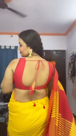 Priya Gamre Instagram - 😱😳🥺😢😩😫😭
#priyagamre #reels #reelitfeelit #reelkarofeelkaro #reelsinstagram #reel #viralvideos #reelsinstagram #trendingreels #viralreels