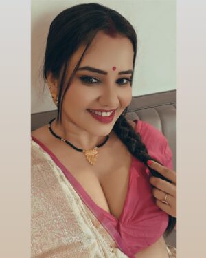 Priya Gamre Instagram - Happy Sunday 💝💦
#priyagamre