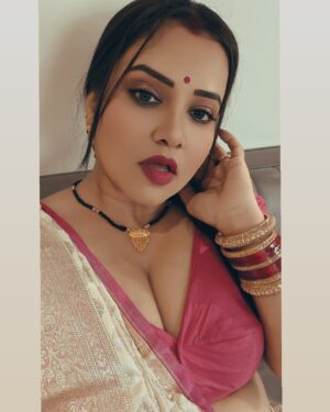 Priya Gamre Instagram - Happy Sunday 💝💦
#priyagamre