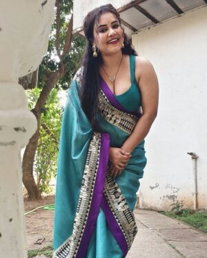 Priya Gamre Instagram - Hello… my lovelies ❤️❤️
#priyagamre #saree