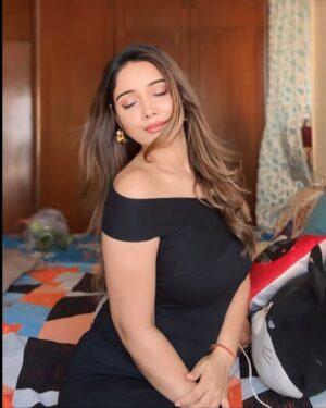 Priya Mishra Instagram - Black beauty 😎🖤