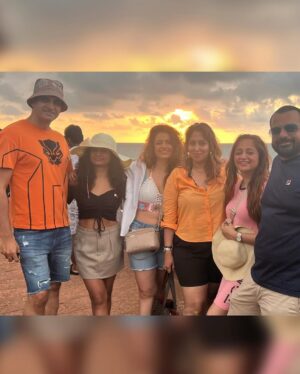 Priya Raina Instagram - #Goa that didn’t make it to the gram 🏝️ 

(Yes i take my forever sweet time to post) 
Btw which bollywood song does this audio remind you of ? Tell me in the comments (hint : it has my name 😉)

#tbt #takemeback 🫠
