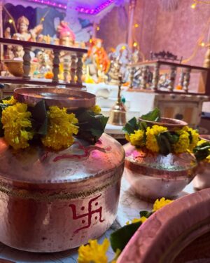 Priya Raina Instagram - Herath Poshte : Happy Mahashivratri to each one of you ☺️🙏🌼🔱

Vatukh Pooza: Two Kalash that symbolise Lord Shiva & Maa Parvati along with Ganpati Bappa, Kartikeya, Bhairavas & Ganas are filled with water and walnuts.
MahaShivratri also called Herath in #kashmiri is the king of our festivals. It is believed that every kashmiri girl is incarnation of Parvati and is married to Shiva (incarnation). On Herath (which symbolises the wedding of ‘Shiv-Shakti’ ) we also celebrate all the weddings and pray for divine blessings to stay protected till eternity.

Thank you @urzuv_kashmir @vatsalahali for sending this beautiful #kashmiripheran 🌸
& i absolutely adore this beautiful piece of #Dejhor you have sent me @ratika.kaul 💛

#kashmiripandits #HappyMahaShivratri #herathmubarak #vatukh