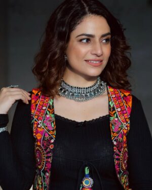 Priya Raina Instagram - हैप्पी दशेहरा 🌼💥🤩

रावण जलाओ 🔥 खाओ पियो मौज मनाओ 🥳🙌

📸 @ankitwadhwaphotography