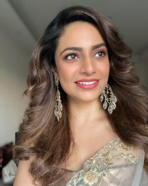 Priya Raina Instagram - All set for #shaadiseason ? Wait @dillisefashion is here for you ✨ 🎉🥳
@priyaaraina in these statement pieces by #DilliSeFashion looks breathtaking 🤩
Select your favourite pieces and DM 💌 or Watsapp us @ 9152105019 for orders & it will be delivered to you in a short while with all the love 💝 

Let’s build a stunning insta family together 💫 🙏🏻

#fashionjewelry #statementjewelry #indianjewellery