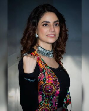 Priya Raina Instagram - हैप्पी दशेहरा 🌼💥🤩

रावण जलाओ 🔥 खाओ पियो मौज मनाओ 🥳🙌

📸 @ankitwadhwaphotography