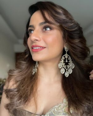 Priya Raina Instagram - All set for #shaadiseason ? Wait @dillisefashion is here for you ✨ 🎉🥳
@priyaaraina in these statement pieces by #DilliSeFashion looks breathtaking 🤩
Select your favourite pieces and DM 💌 or Watsapp us @ 9152105019 for orders & it will be delivered to you in a short while with all the love 💝 

Let’s build a stunning insta family together 💫 🙏🏻

#fashionjewelry #statementjewelry #indianjewellery