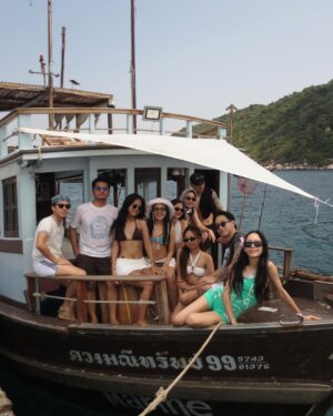 Priya Sangkhachinda Instagram - แล้วเต่าทะเลละ ? (เมื่อไหร่ผมจะเป็นผู้ถูกเลือกลง20รูปได้บ้าง)
ใครมีแพลนไปเกาะเต่า ต้องไปขึ้นเรือ @kohtao_tour เท่านั้น สนุกจนไม่อยากกลับ อยากกินตะลิงปิงอบแห้งของพี่เค้าอีก อร่อยมาก