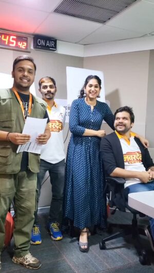 Priyadarshini Indalkar Instagram - अनुत्तरित झाले हो 😁
.
#takatakpratham #kshitishdate #priydarshini #tanaji #marathilamejokes #marathijokes