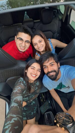 Priyanka M Jain Instagram - Friends 😆😎🧿🤌🏻

.

.

.

.

.

.

.

#priyankamjain #priyankajain #priyanka #neverendingtales #shivakumar #prerana #preranakambam #preranashripadh #bb #trend #trending #trendingreels #trendingnow #shiv #shiva #shivakumarmarihal #prishiv #shivpriya #comedy #funny #fun #share #cute #friends #friendship #friendsforever❤️