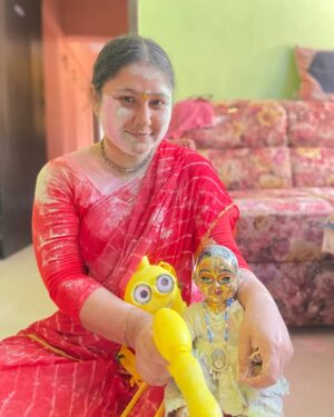 Priyanka Pandit Instagram - Happy holi🦚 #krishna #radheradhe #laddugopal
