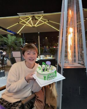 Quan Yi Fong Instagram - 今天是3月1日
星期六
我的生日
生日的祝福我都收到了
我也想送给你们
愿我们崭新的生活里 春风得意
心情春光明媚
感情春暖花开
前路风轻日暖
愿你开心加倍
幸福加倍

事事皆如意

#生日快乐