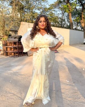 RJ Malishka Instagram - Serving some South-side sass with a whole lot of glam!🤍
Your girl got all dolled up to host the South Side Story event, and let me tell you, it was a LIT experience! 🎤🔥 From dazzling vibes to unstoppable energy, hosting this was pure magic—just like this look!  This beautiful 👗 : @masumimewawallaofficial 
Styled by: @srishti_k